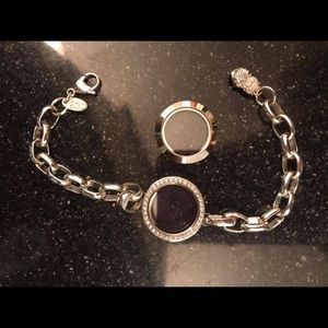 Bracelet with interchangeable face